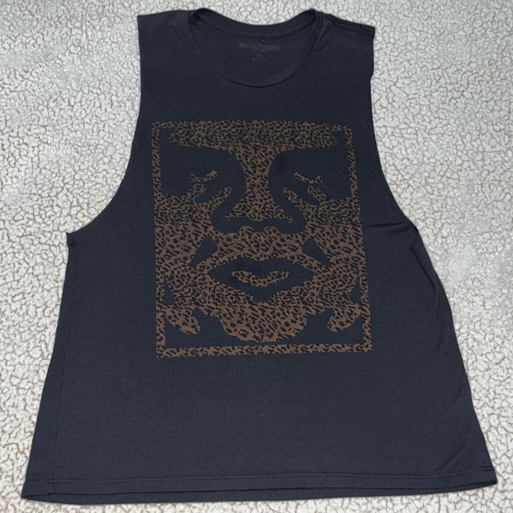 Small Obey muscle tee